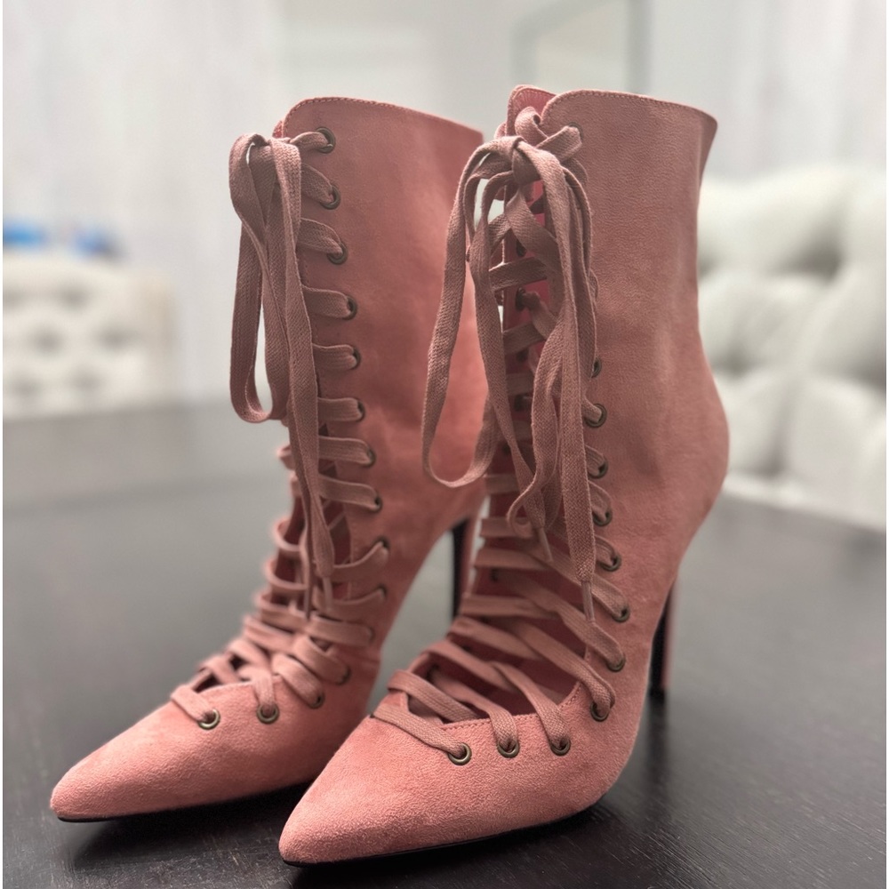 Fashion Nova size 10 4 inch lace up boots
